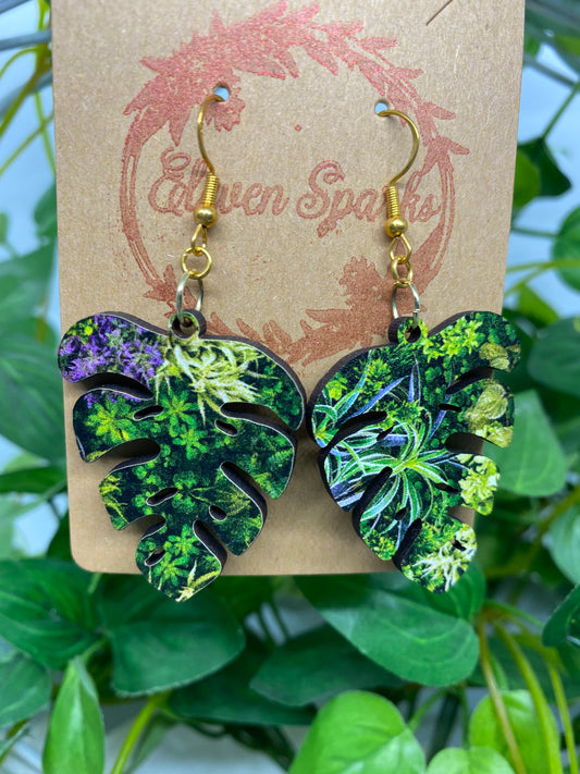 Monstera leaf earrings