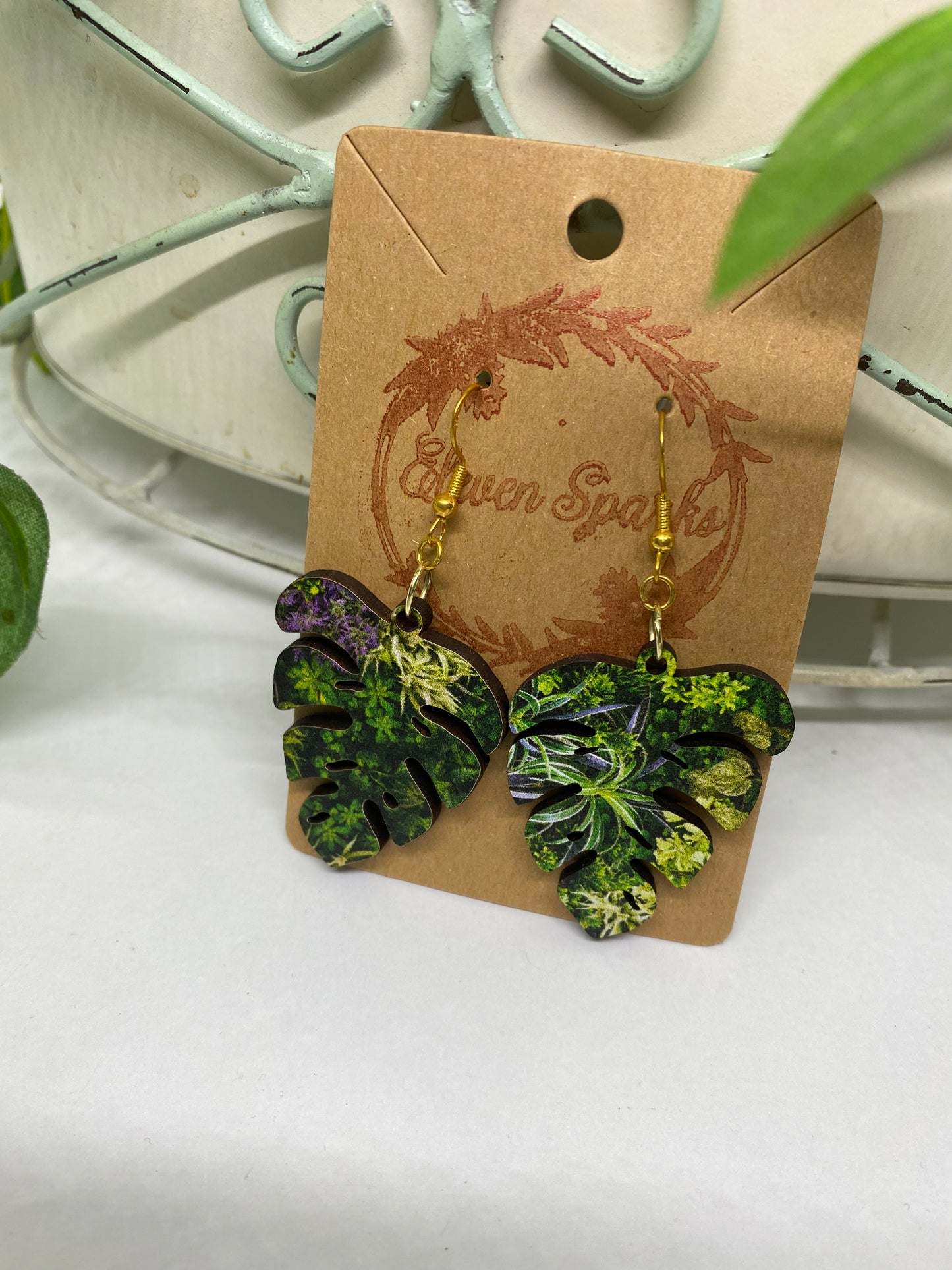 Monstera leaf earrings