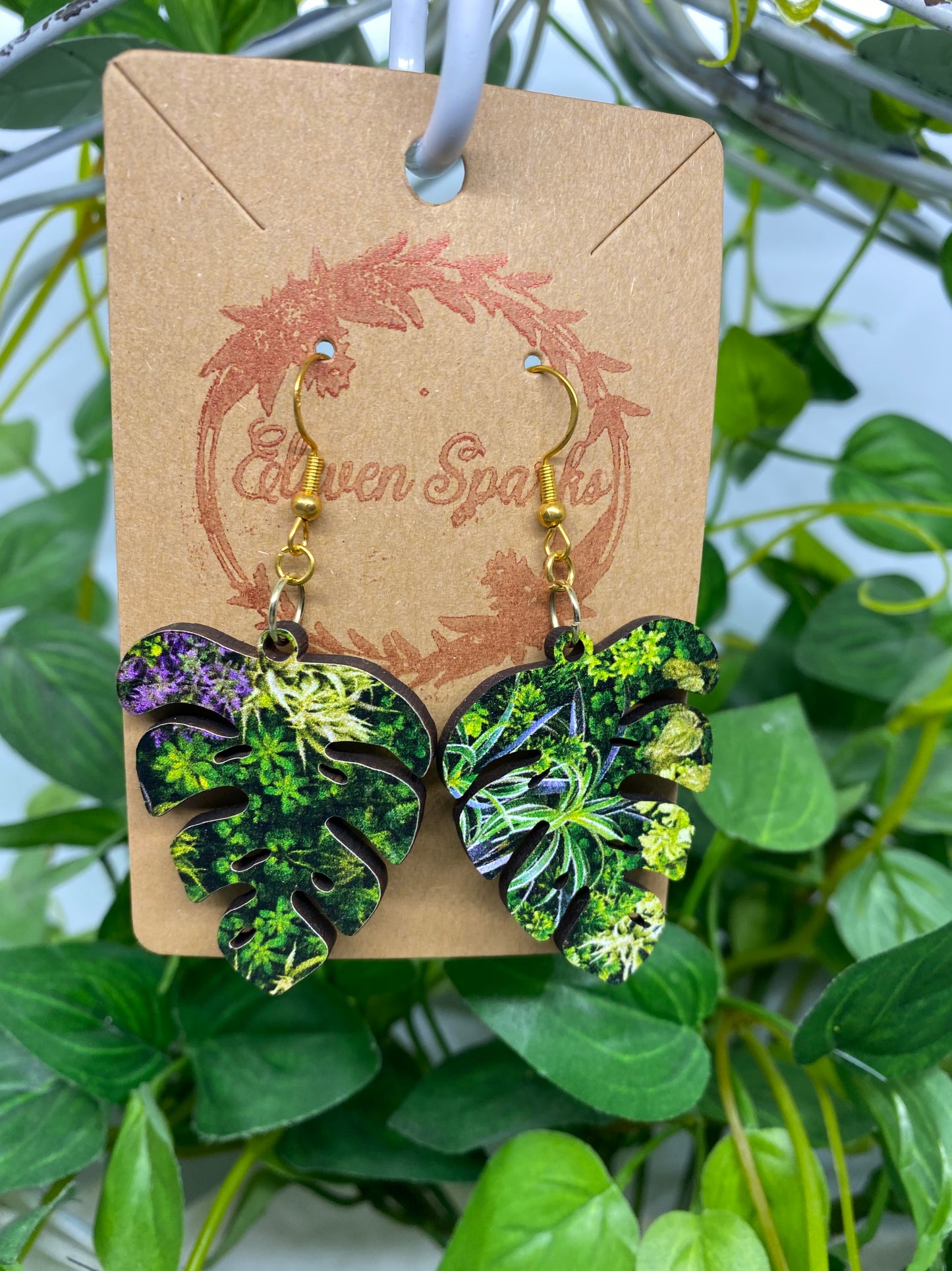 Monstera leaf earrings